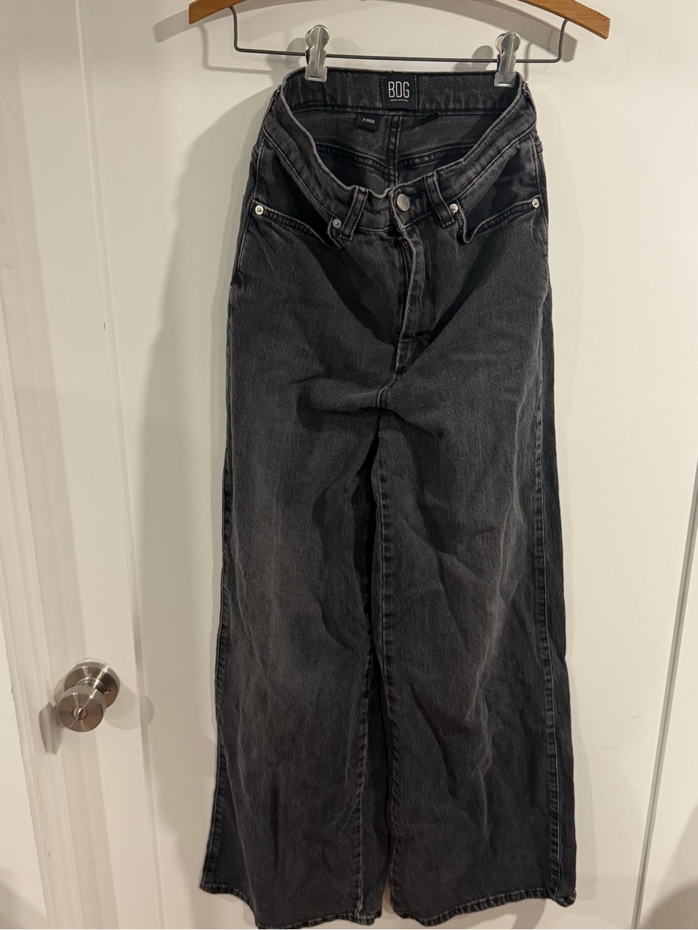 BDG Wide-Leg High-Rise Jeans in Washed Black